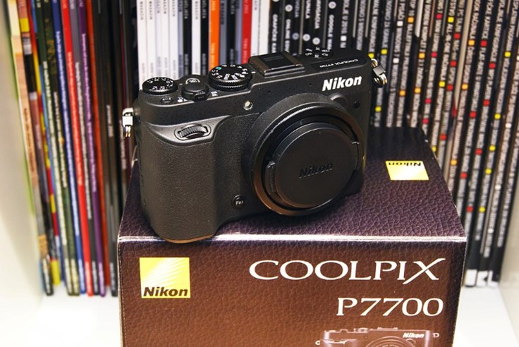 Nikon Coolpix P7700 (1).jpg